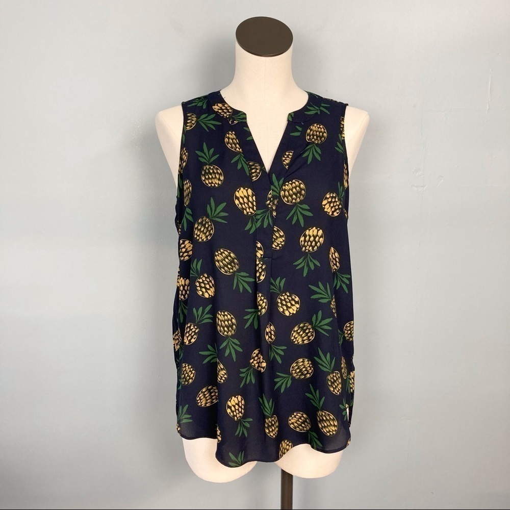 𝅺zac & Rachel Navy Pineapple Print Sleeveless Top